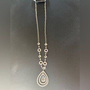 Elegant Silver Pendant Necklace